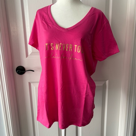 V Neck Tee, NEW - Picture 1 of 8